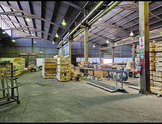 2,500M² WORKSHOP TO LET IN JET PARK